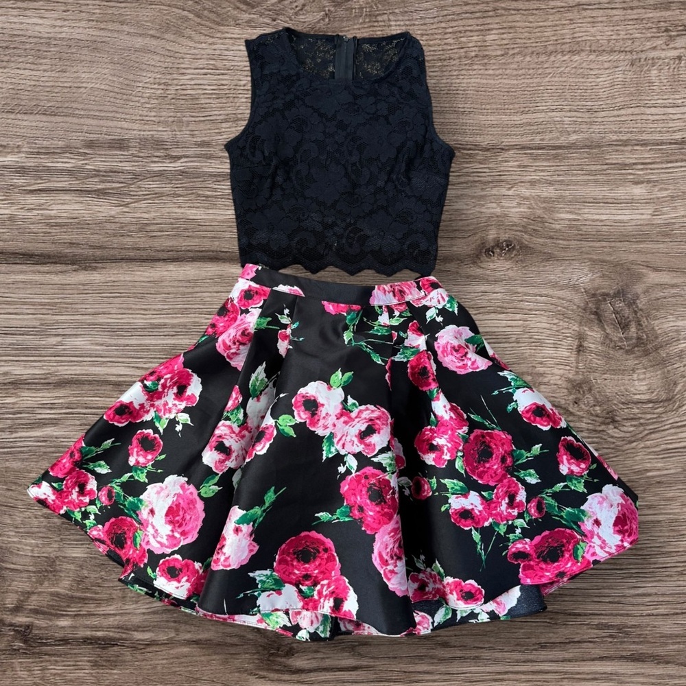 NWT’s Windsor 2pc floral Homecoming dress size 3
